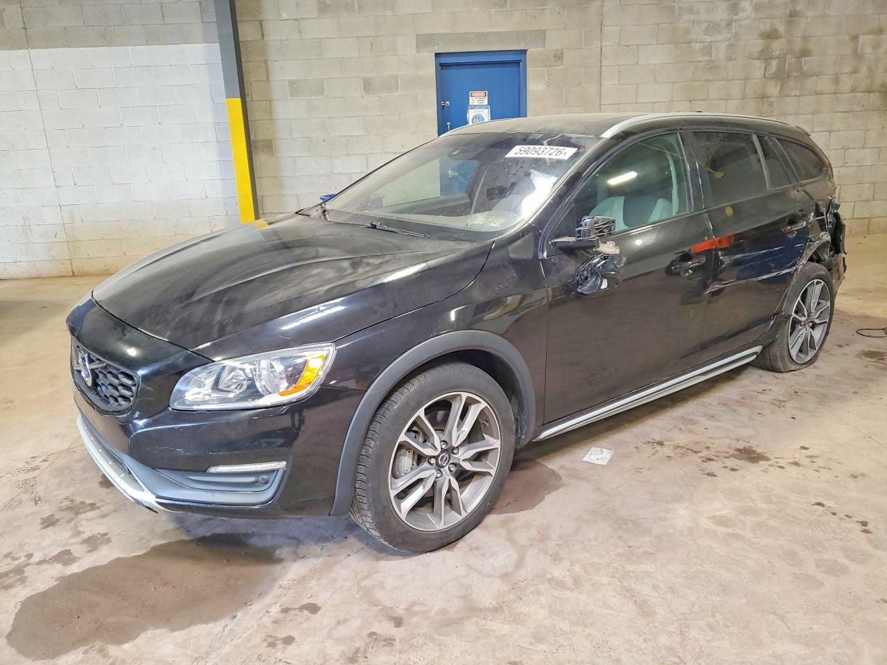 2016 Volvo V60 T5, VIN YV4612HK4G1013117 — Rear end