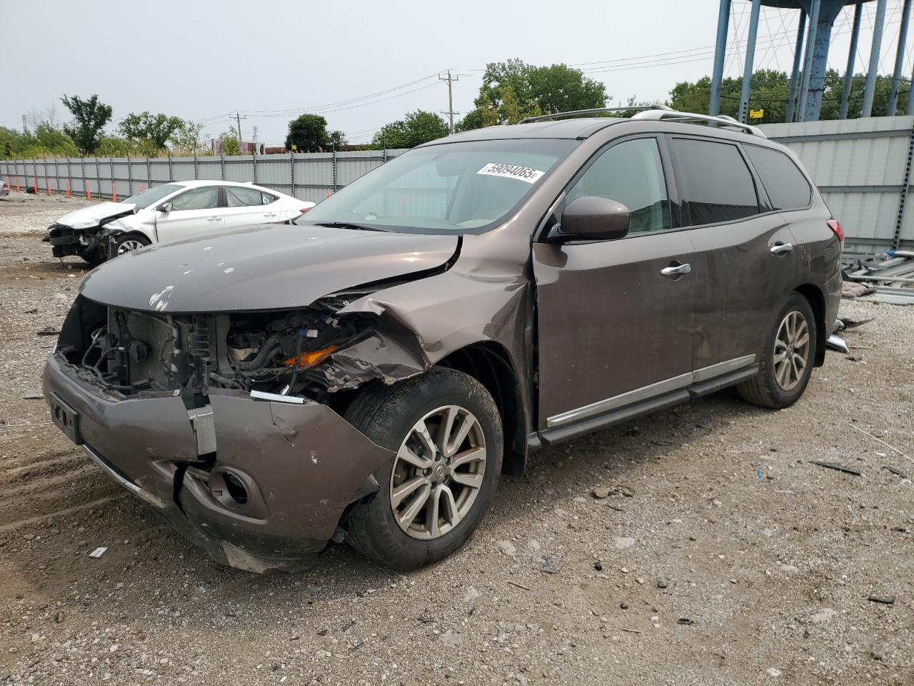 2015 Nissan Pathfinder SV, VIN 5N1AR2MN6FC723074 — Перед