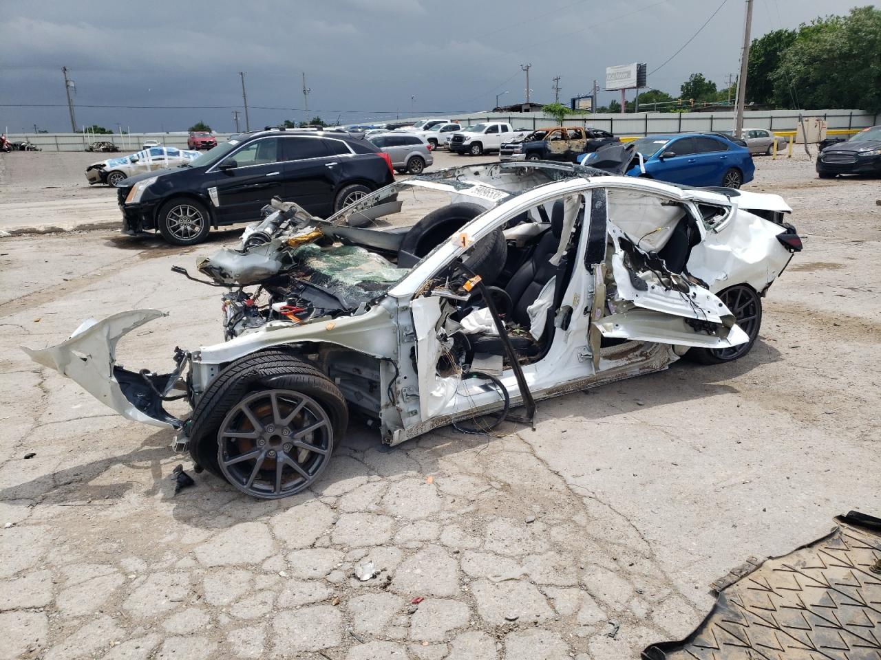 2019 Tesla Model 3 Mid Range, VIN 5YJ3E1EAXKF431276 — Опрокидывание