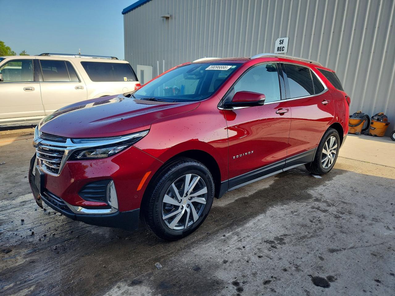 2024 Chevrolet Equinox Premier, VIN 3GNAXXEG1RL313581 — Front end