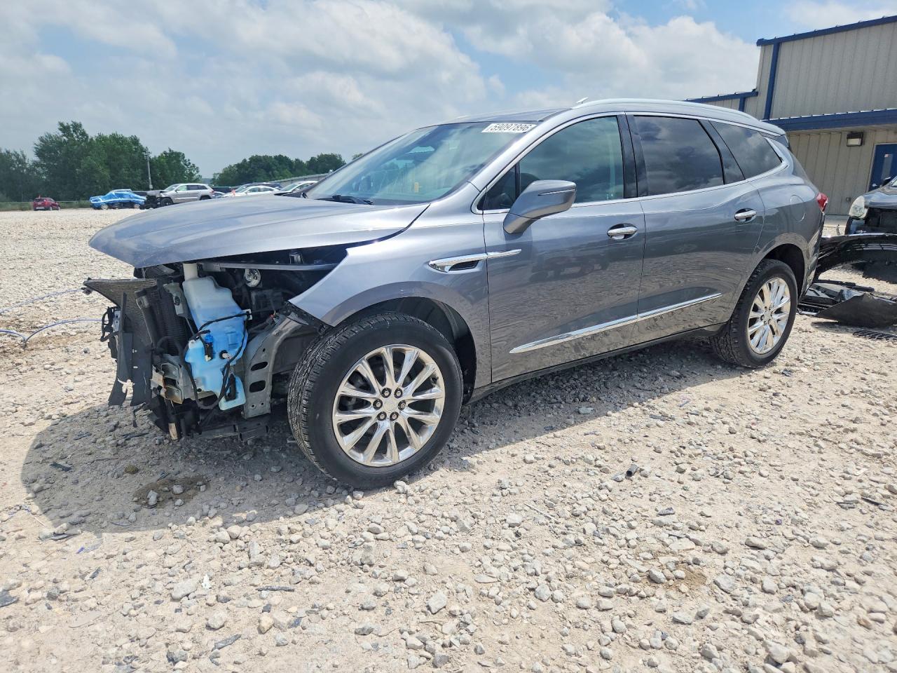 2021 Buick Enclave Essence, VIN 5GAEVAKW5MJ233243 — Перед