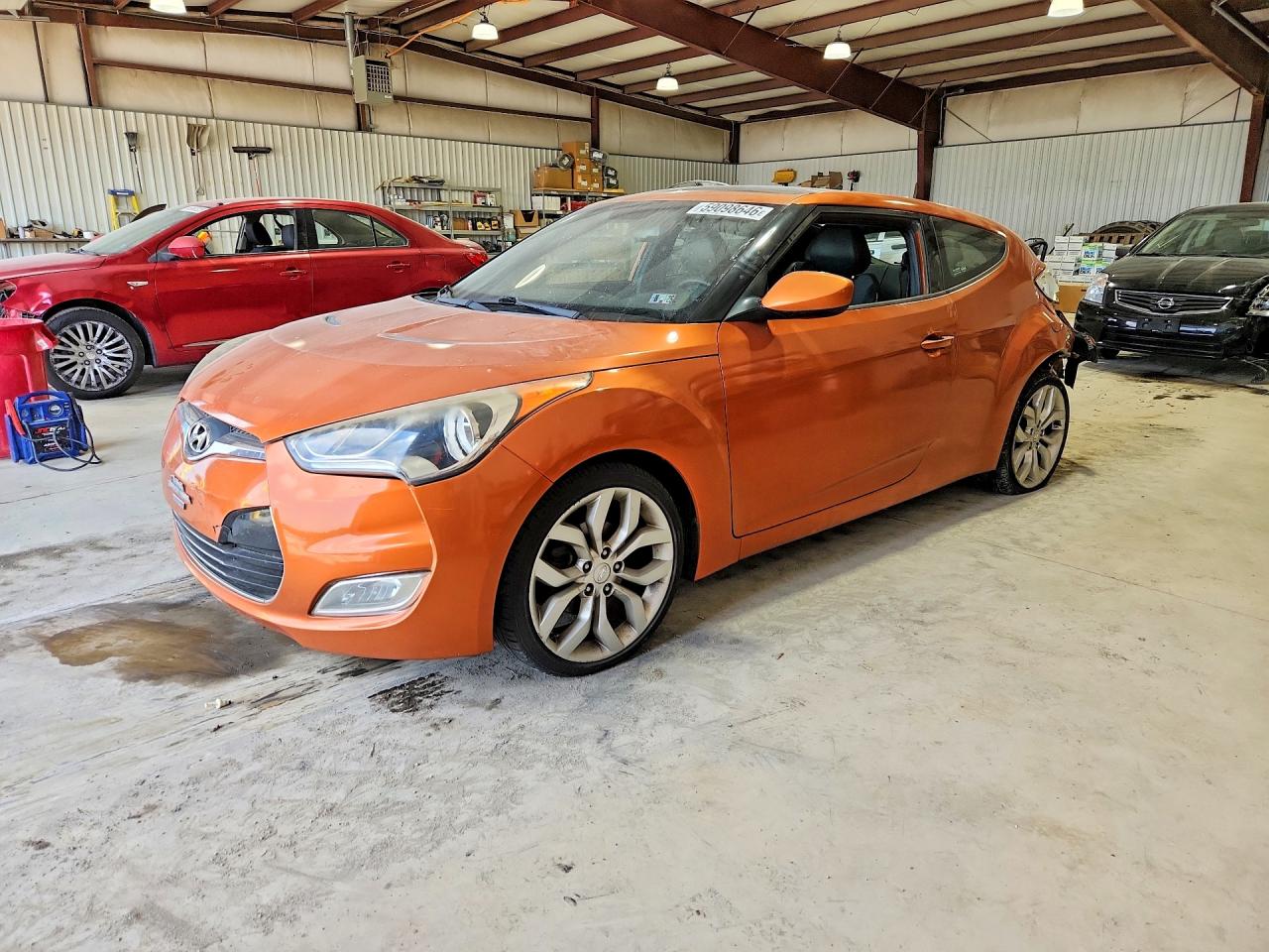 2013 Hyundai Veloster w/Gray Int, VIN KMHTC6AD2DU087127 — Rear end