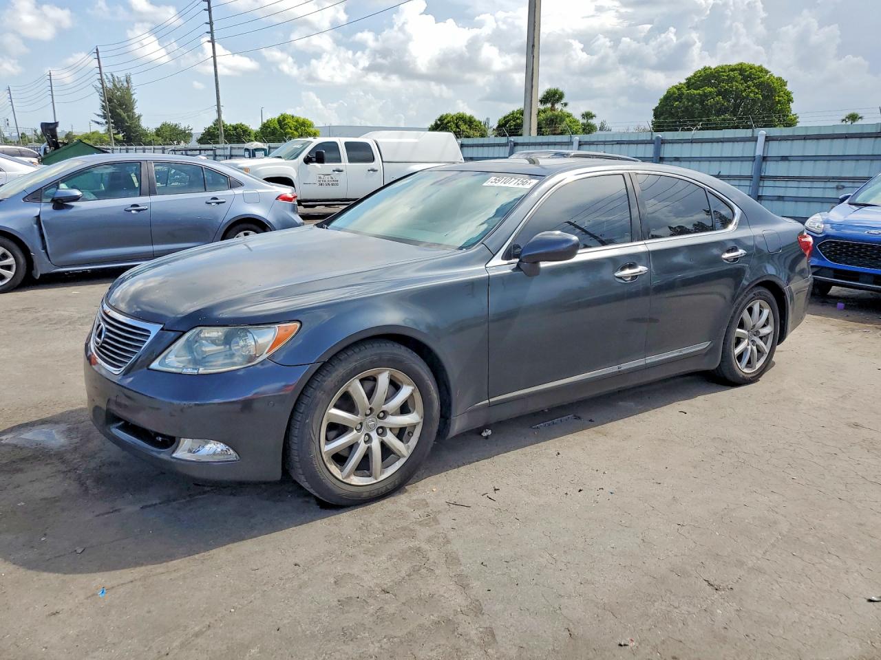 2009 Lexus LS 460, VIN JTHBL46FX95086497 — Minor dents and scratches
