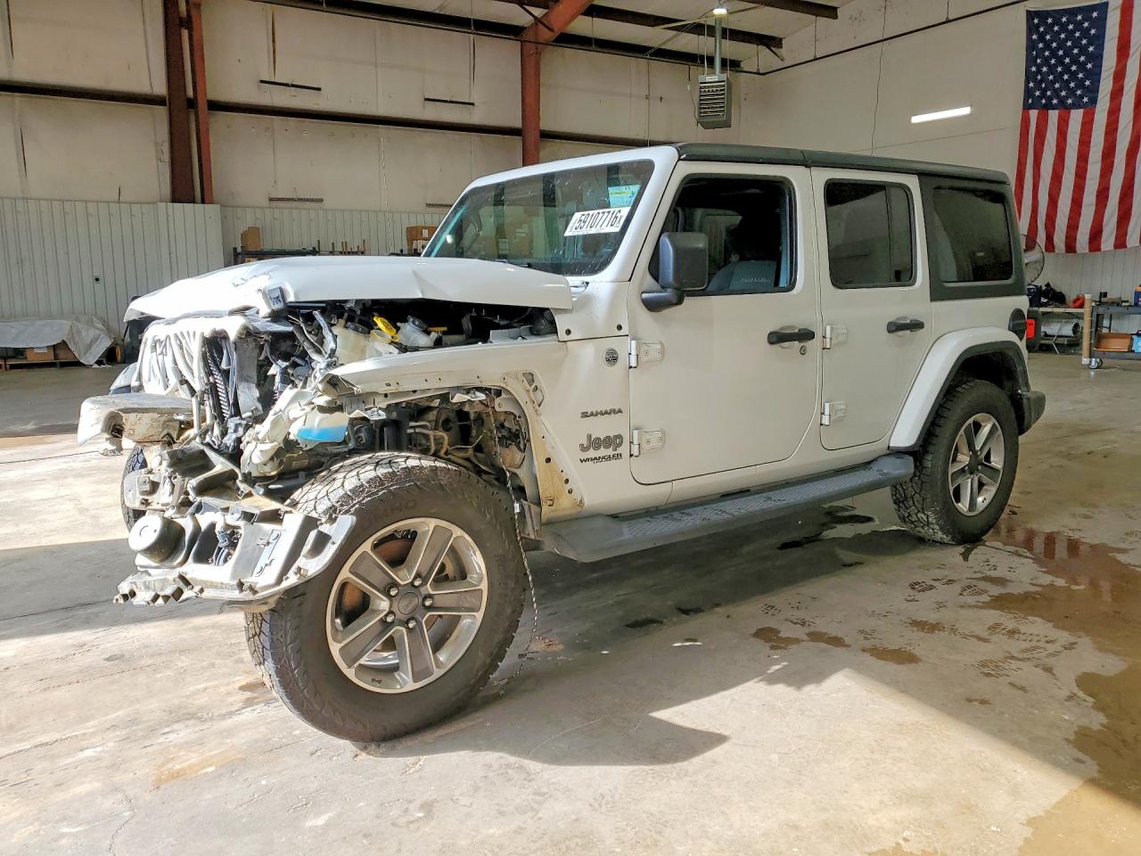 2020 Jeep Wrangler Unlimited Sahara, VIN 1C4HJXEN2LW181620 — Front end