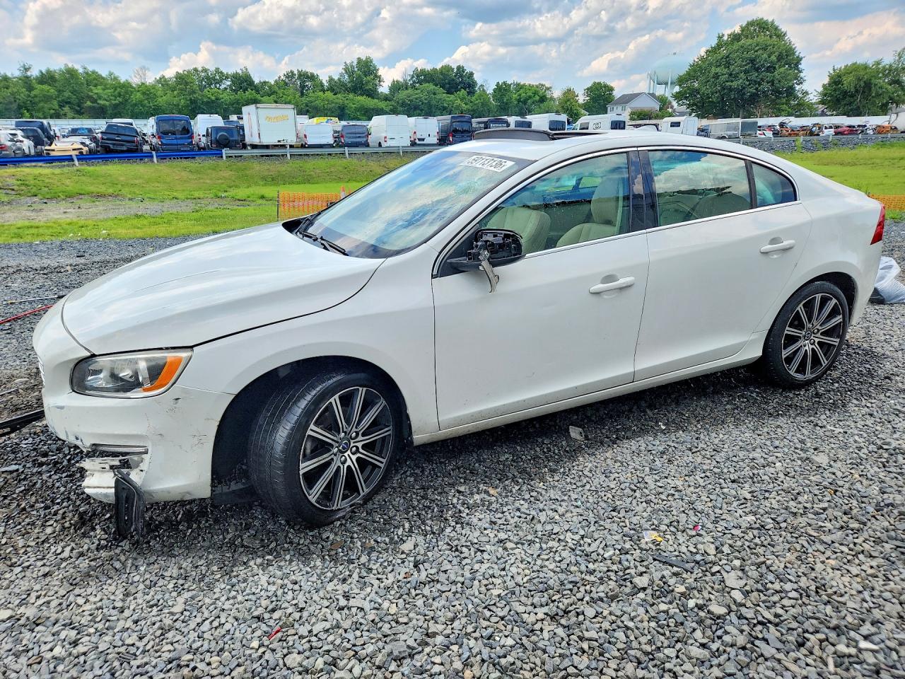 2016 Volvo S60 T5 Drive-E Premier, VIN LYV402FK7GB101006 — Front end