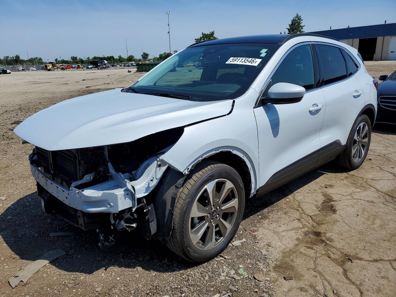 2025 Ford Escape Platinum, VIN 1FMCU9JA6SUA51989 — Перед