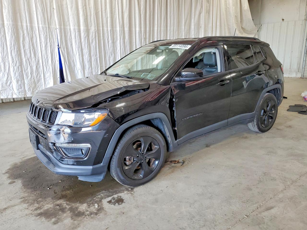 2019 Jeep Compass Altitude, VIN 3C4NJCBB7KT640201 — Перед
