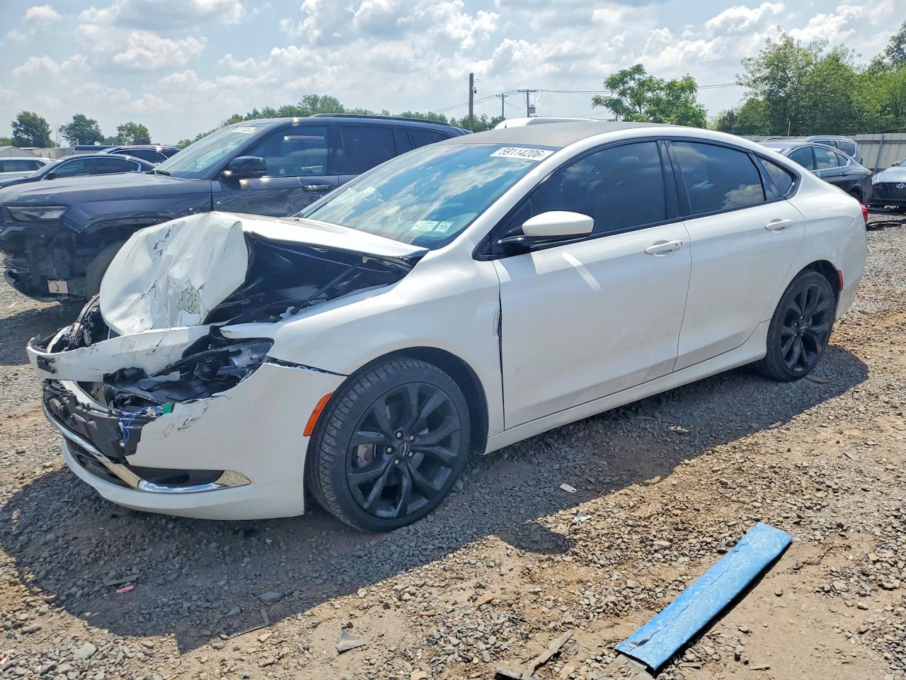 2015 Chrysler 200 S, VIN 1C3CCCDG4FN673905 — Front end