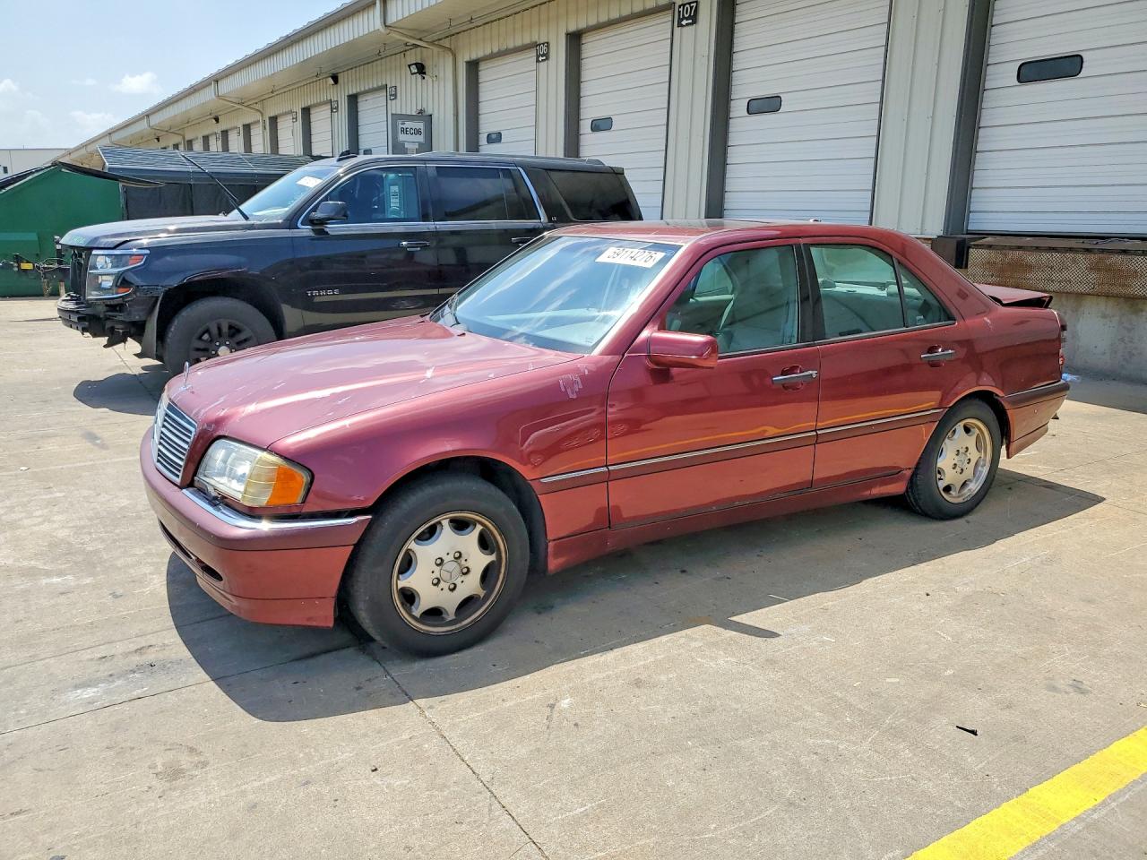 2000 Mercedes-Benz C 230/260/280/320, VIN WDBHA29G2YA820015 — Rear end