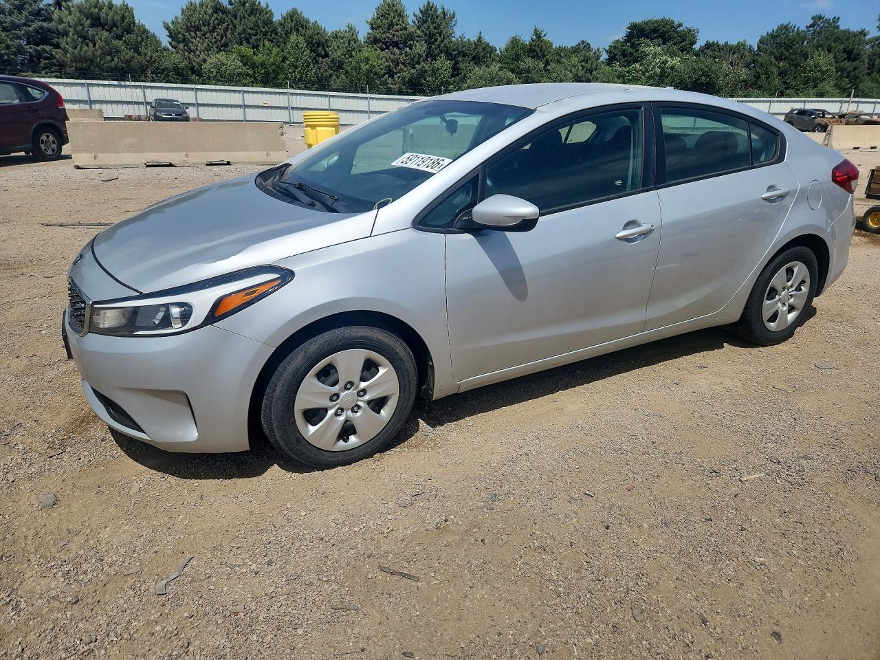2017 Kia Forte LX, VIN 3KPFK4A72HE066799 — Minor dents and scratches
