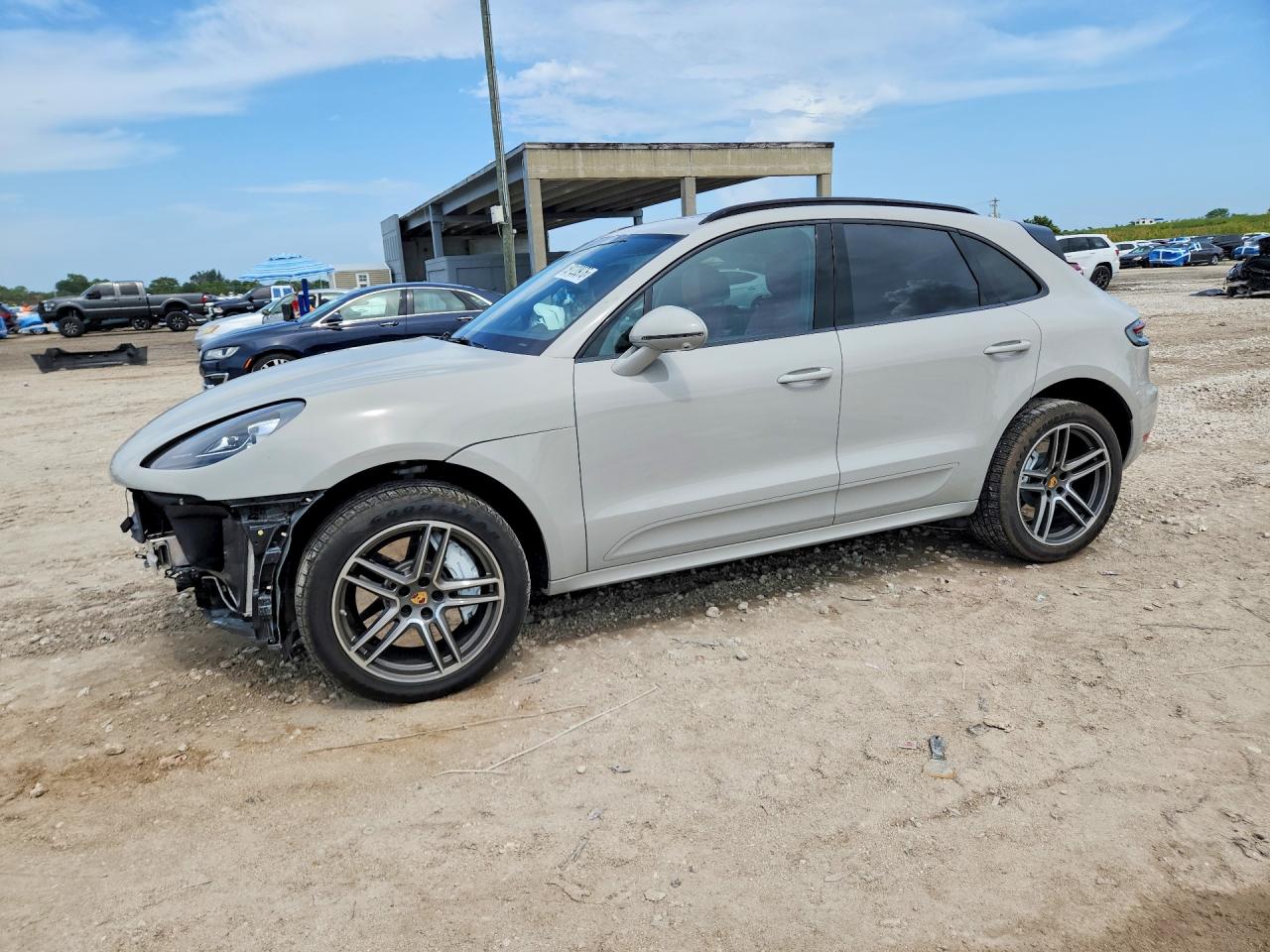 2020 Porsche Macan Turbo, VIN WP1AF2A52LLB60455 — Front end