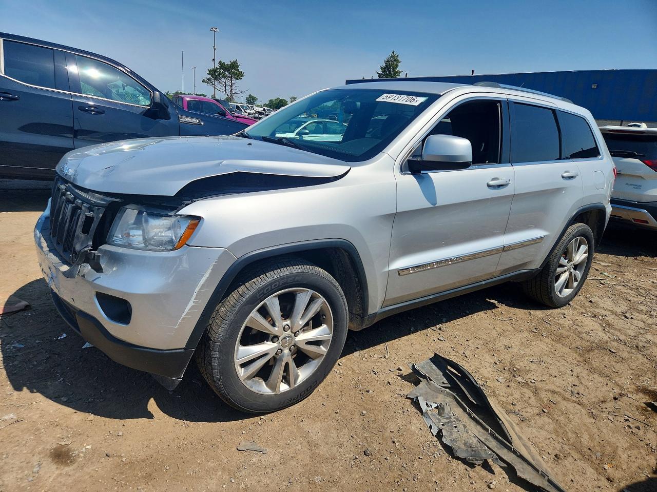 2013 Jeep Grand Cherokee Laredo, VIN 1C4RJFAG9DC606873 — Front end