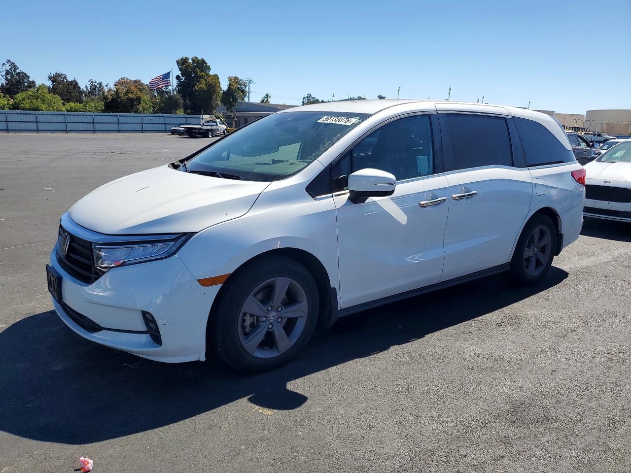 2022 Honda Odyssey EX, VIN 5FNRL6H54NB006572 — Side