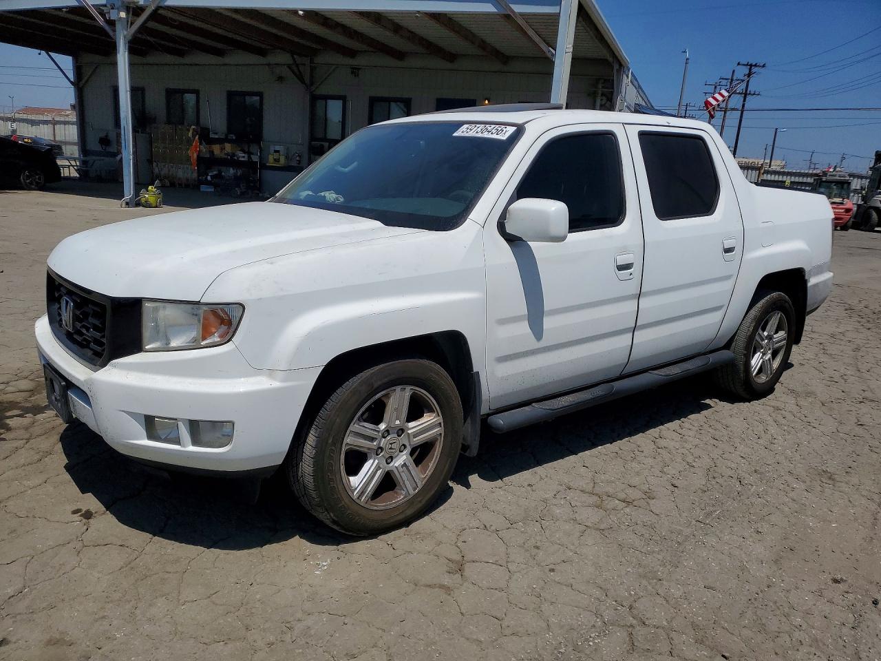 2014 Honda Ridgeline RTL, VIN 5FPYK1F56EB001059 — Front end