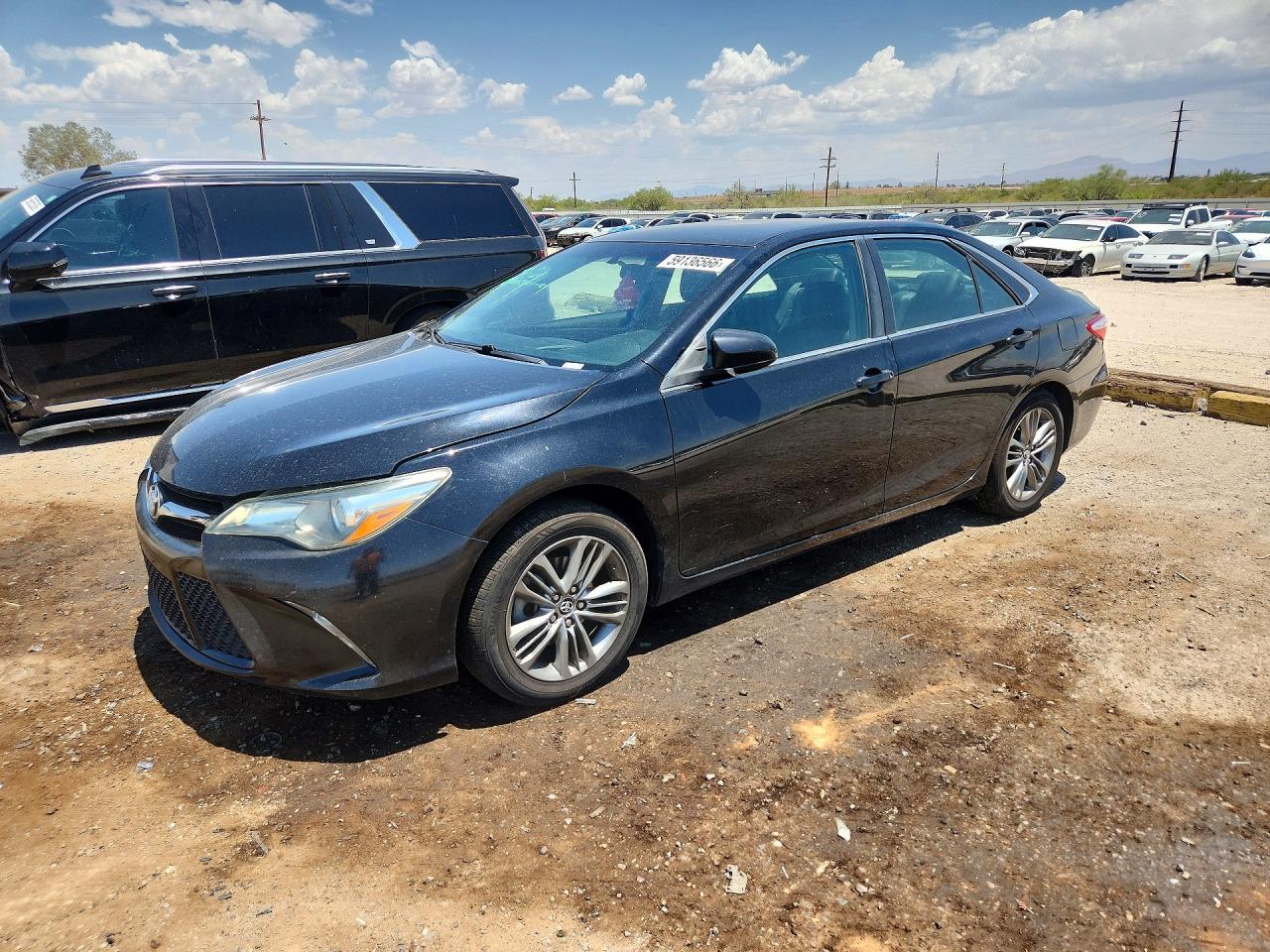 2016 Toyota Camry SE, VIN 4T1BF1FKXGU238605 — Front end