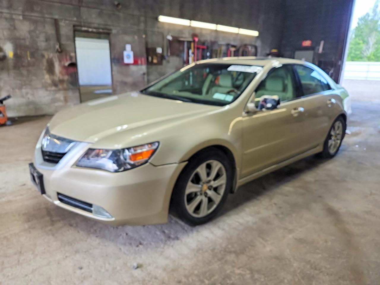 2009 Acura RL Technology, VIN JH4KB266X9C000706 — Бок