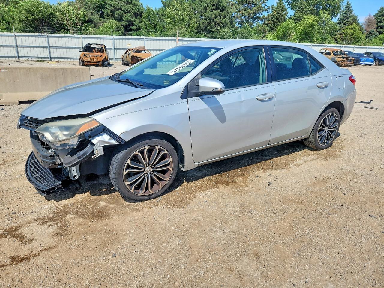 2016 Toyota Corolla LE, VIN 2T1BURHE1GC564032 — Front end