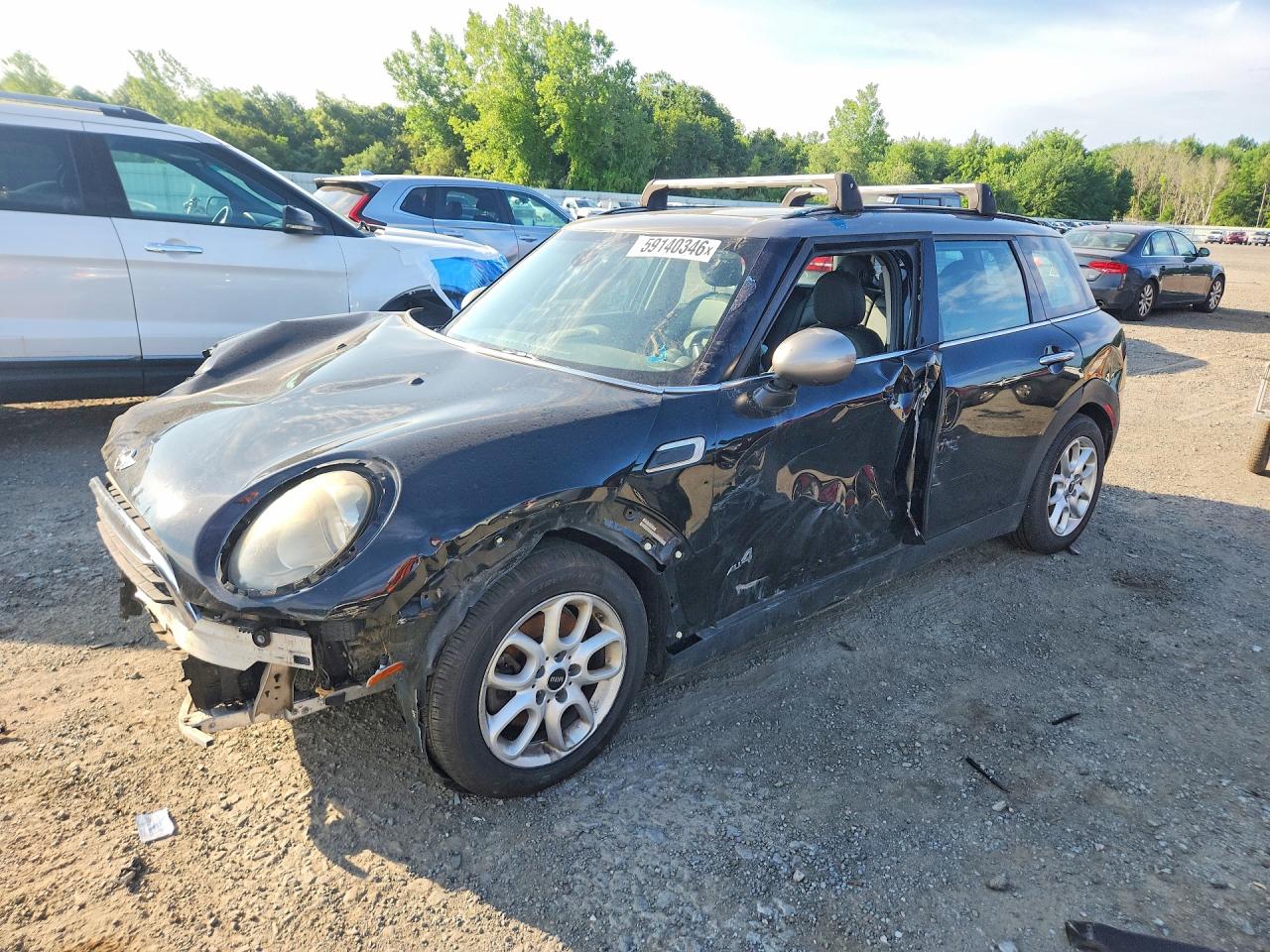 2017 MINI Clubman Cooper, VIN WMWLU1C58H2F26858 — Перед