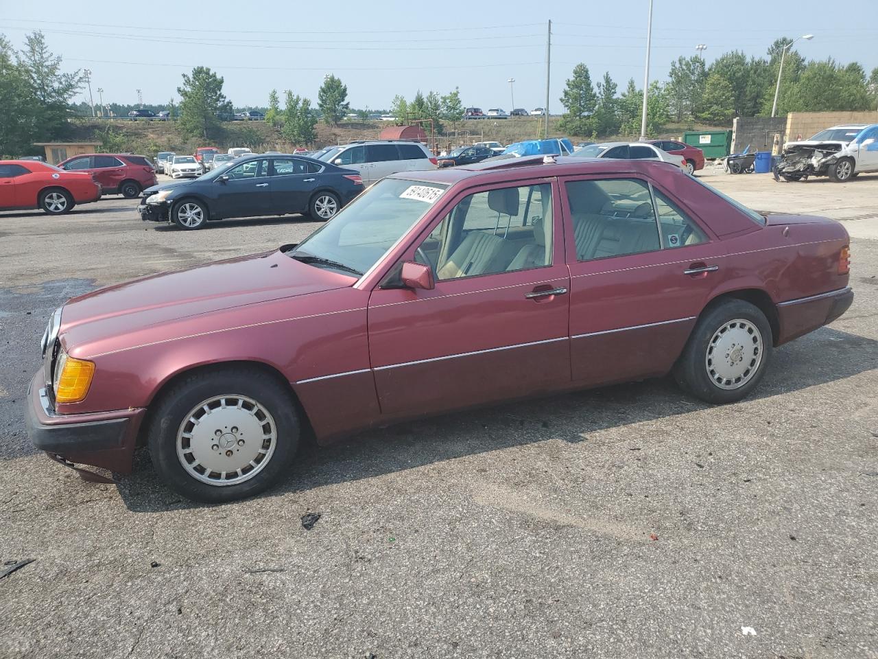 1992 Mercedes-Benz 260, VIN WDBEA26D7NB740258 — Rollover