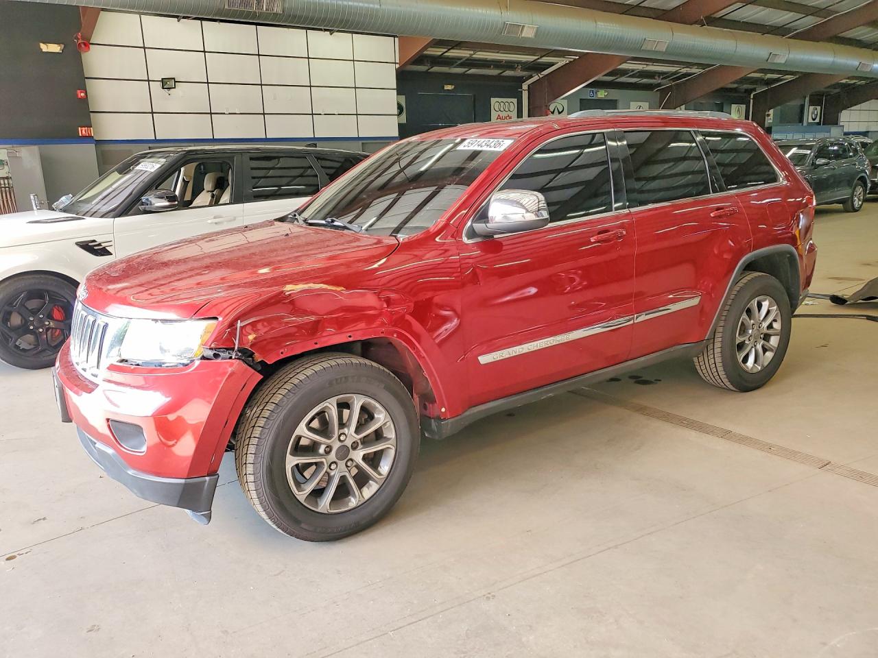 2012 Jeep Grand Cherokee Laredo, VIN 1C4RJFAG9CC296884 — Перед