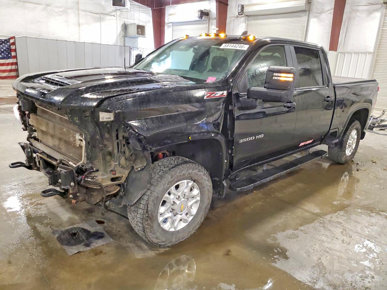 2021 Chevrolet Silverado 3500HD LT, VIN 1GC4YTEY7MF112811 — Front end