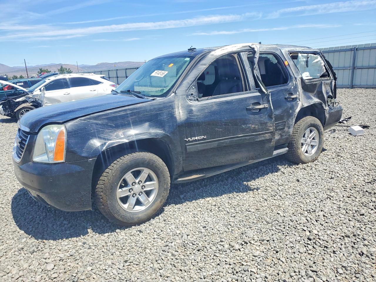 2013 GMC Yukon SLE, VIN 1GKS1AE03DR288865 — Rear end