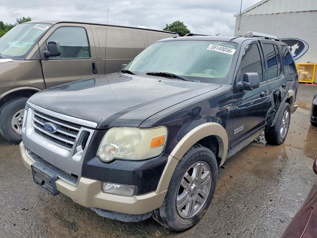 2007 Ford Explorer Eddie Bauer, VIN 1FMEU74887UB37558 — Side