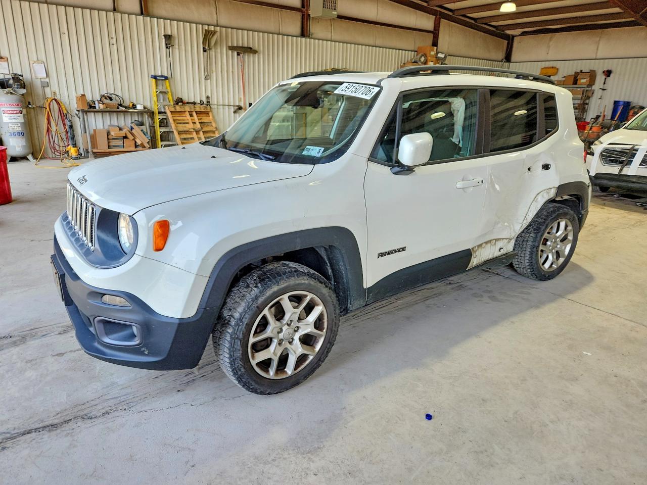 2016 Jeep Renegade Latitude, VIN ZACCJBBT1GPD25810 — Rear end