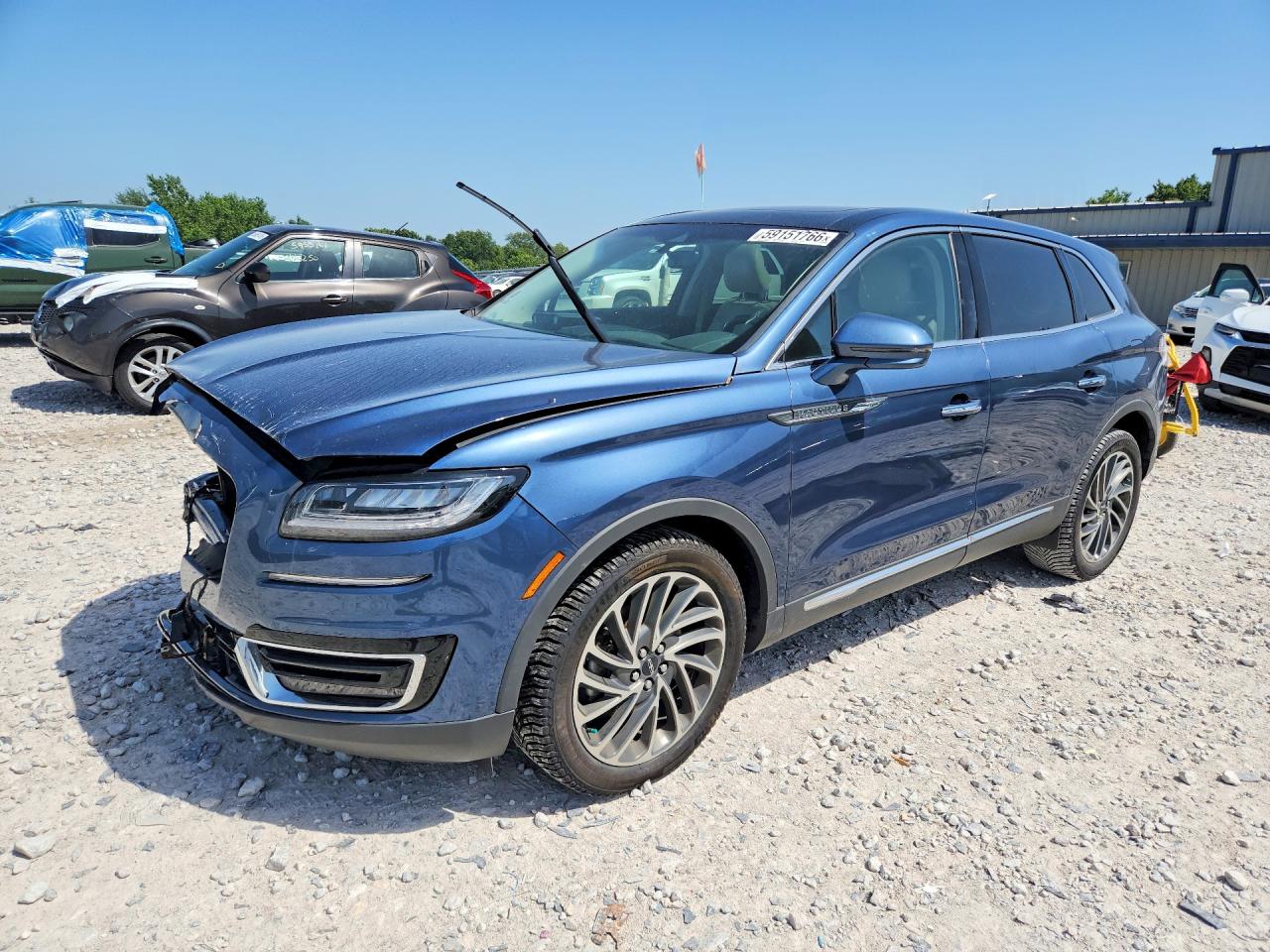 2019 Lincoln Nautilus Reserve, VIN 2LMPJ8L96KBL62033 — Front end