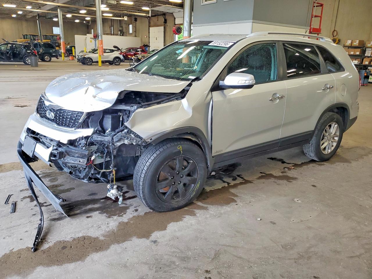2015 Kia Sorento LX, VIN 5XYKTDA7XFG606430 — Front end