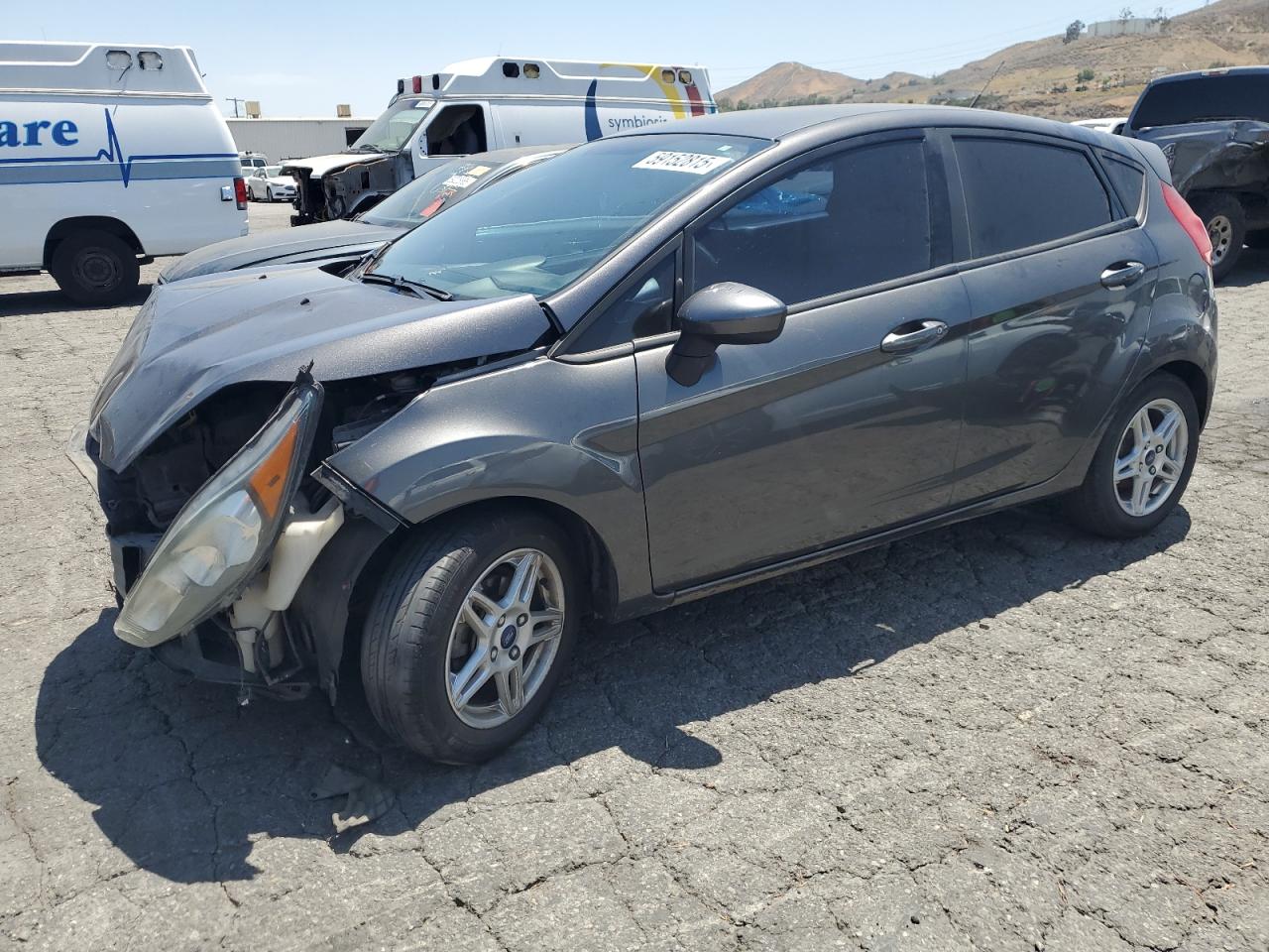 2017 Ford Fiesta SE, VIN 3FADP4EJ8HM135795 — Front end