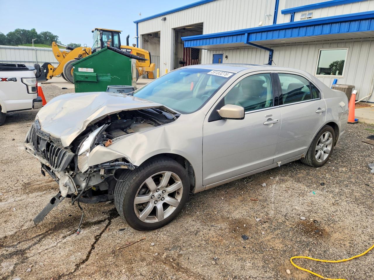 2010 Mercury Milan Premier, VIN 3MEHM0JG0AR661675 — Front end