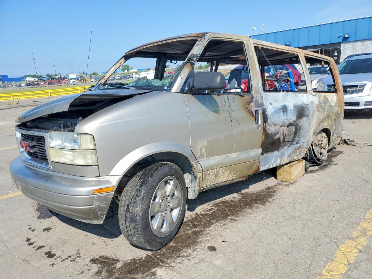 2003 GMC Safari, VIN 1GKDM19X33B516653 — Interior fire