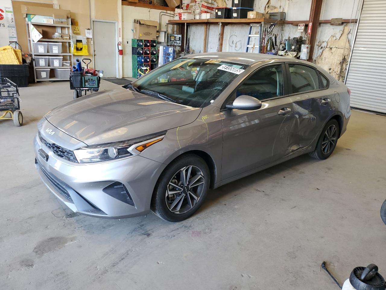 2023 Kia Forte LXS, VIN 3KPF24AD1PE621018 — Side