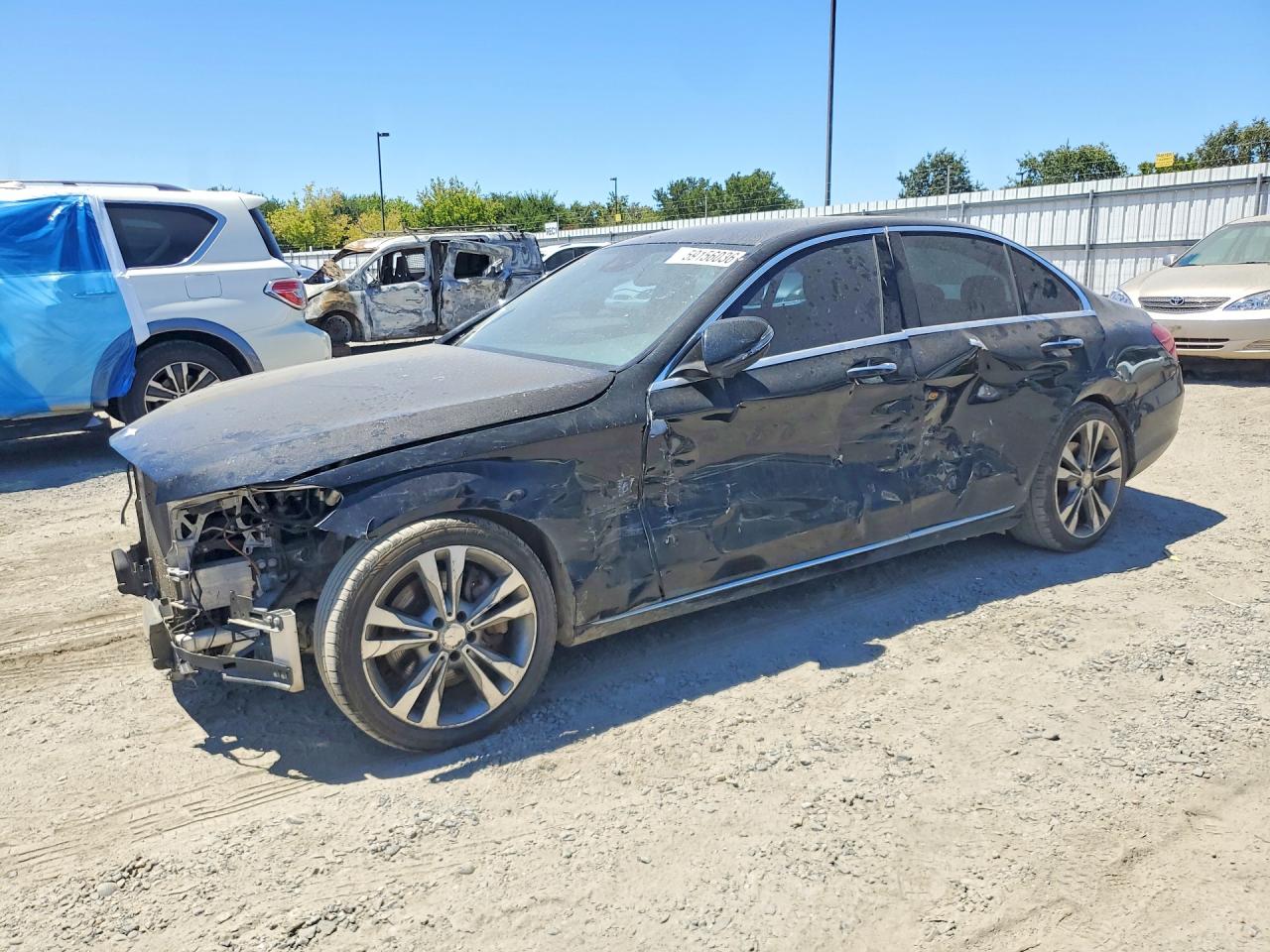2016 Mercedes-Benz C 300, VIN 55SWF4JB2GU132879 — Front end