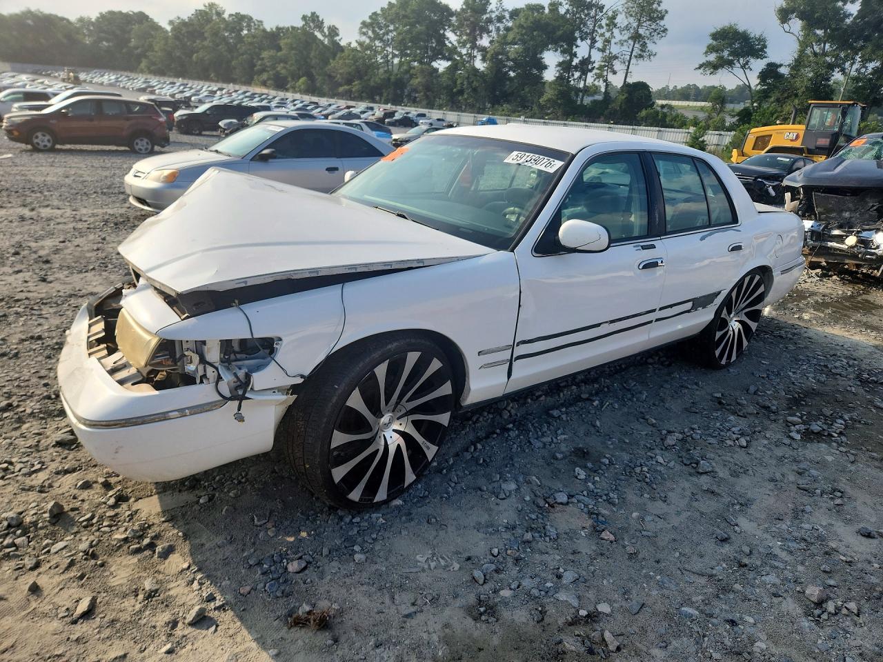 1998 Mercury Grand Marquis GS, VIN 2MEFM74W2WX623246 — Front end