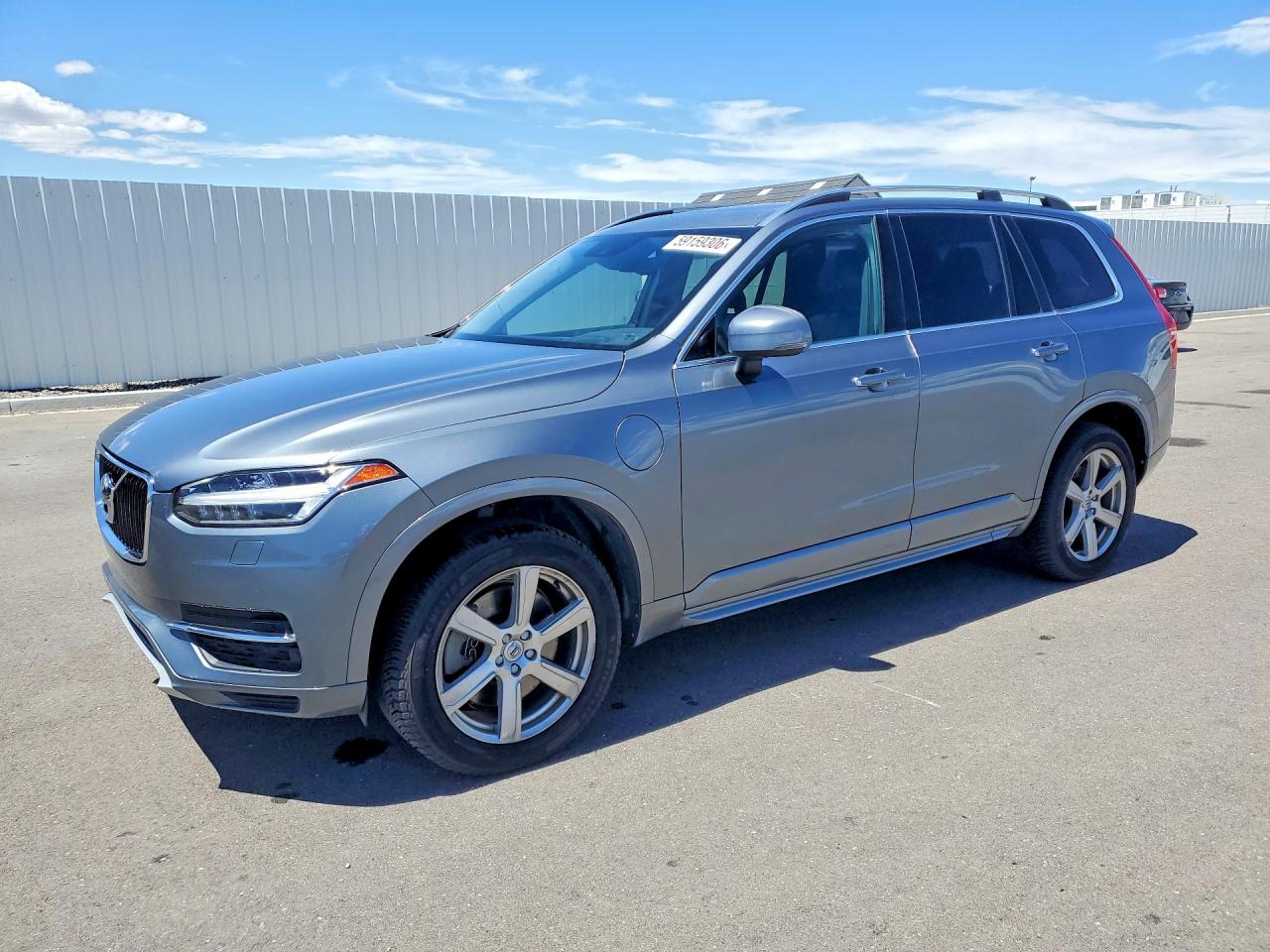 2016 Volvo XC90 T8 Momentum, VIN YV4BC0PK9G1092301 — Бок