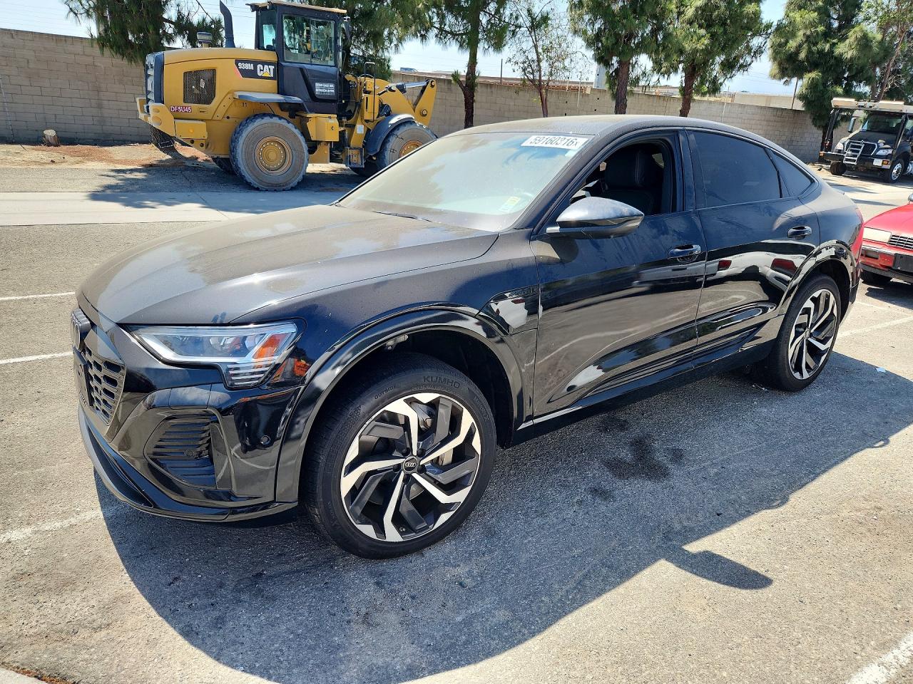 2024 Audi Q8 e-tron Sportback S line Premium Plus, VIN WA1CAAGE1RB049267 — Бок