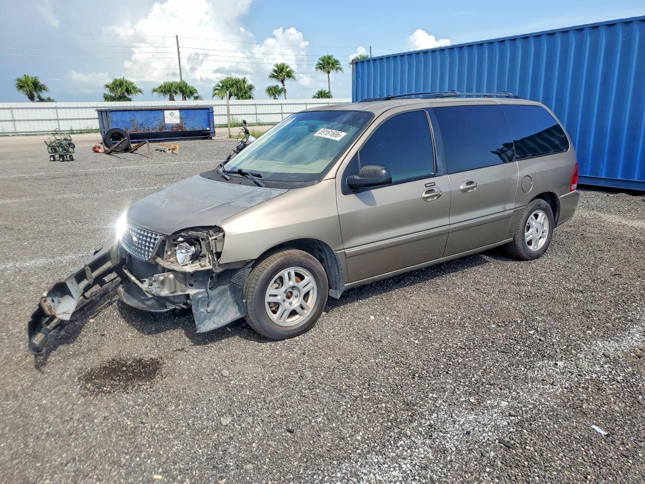 2005 Ford Freestar SEL, VIN 2FMZA522X5BA90081 — Front end