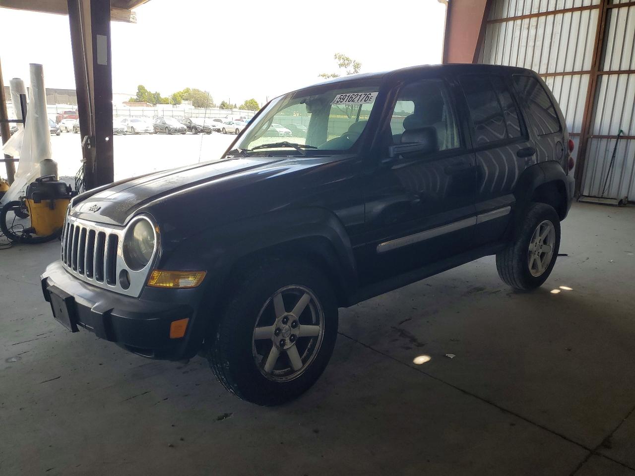 2006 Jeep Liberty Limited, VIN 1J8GK58K66W159163 — Front end