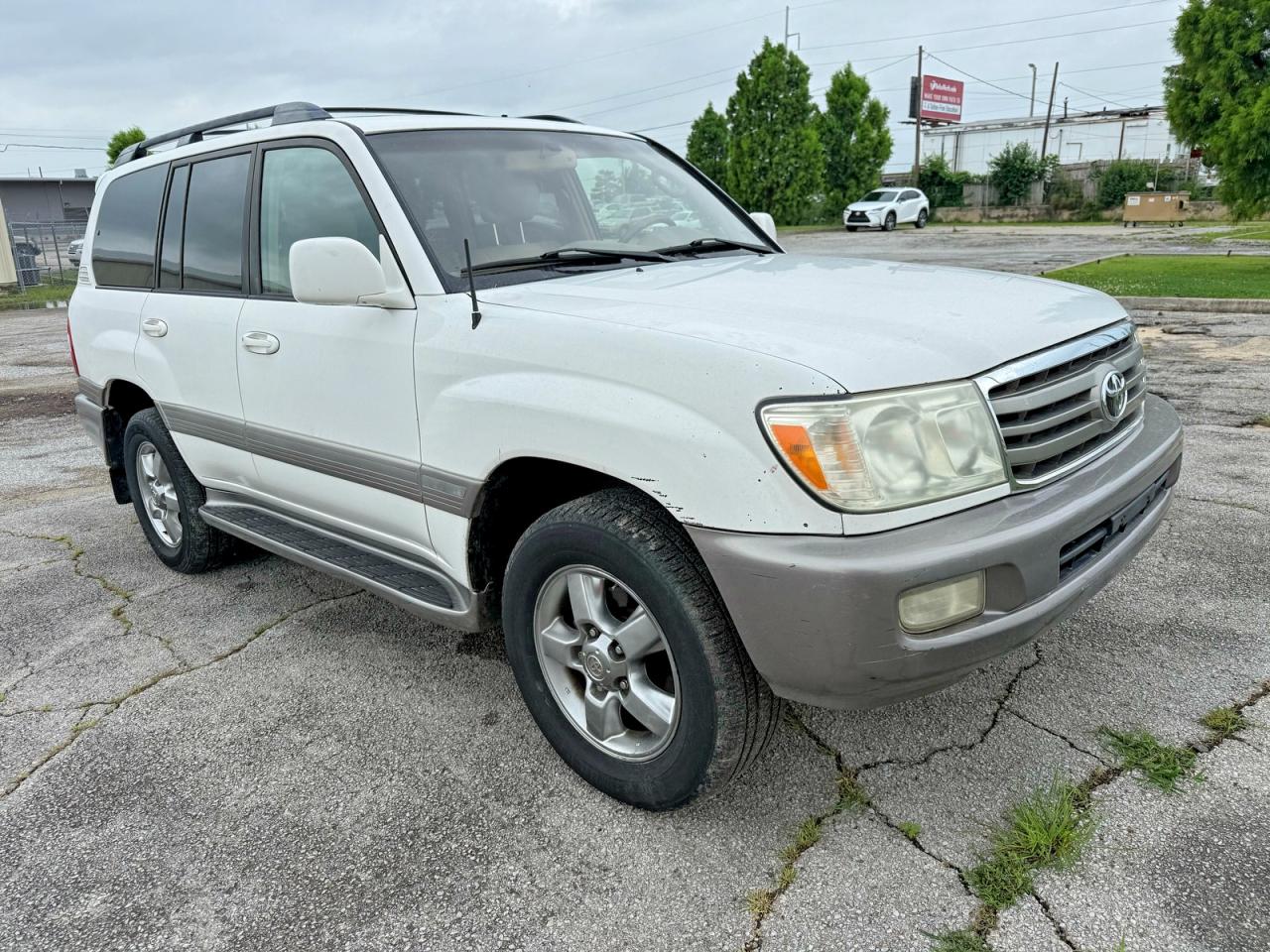 2007 Toyota Land Cruiser, VIN JTEHT05J472113682 — Minor dents and scratches