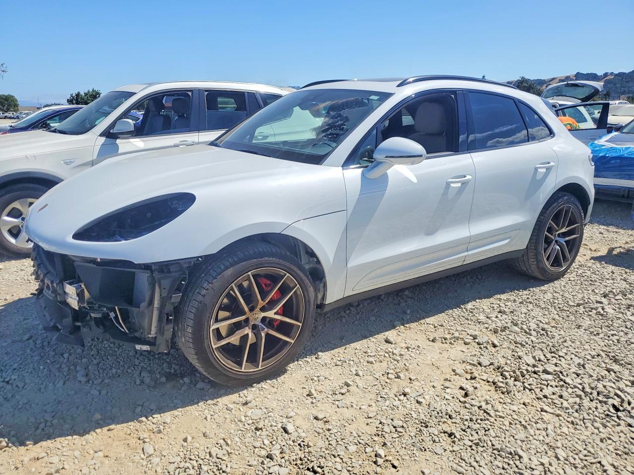 2022 Porsche Macan S, VIN WP1AG2A52NLB23048 — Front end