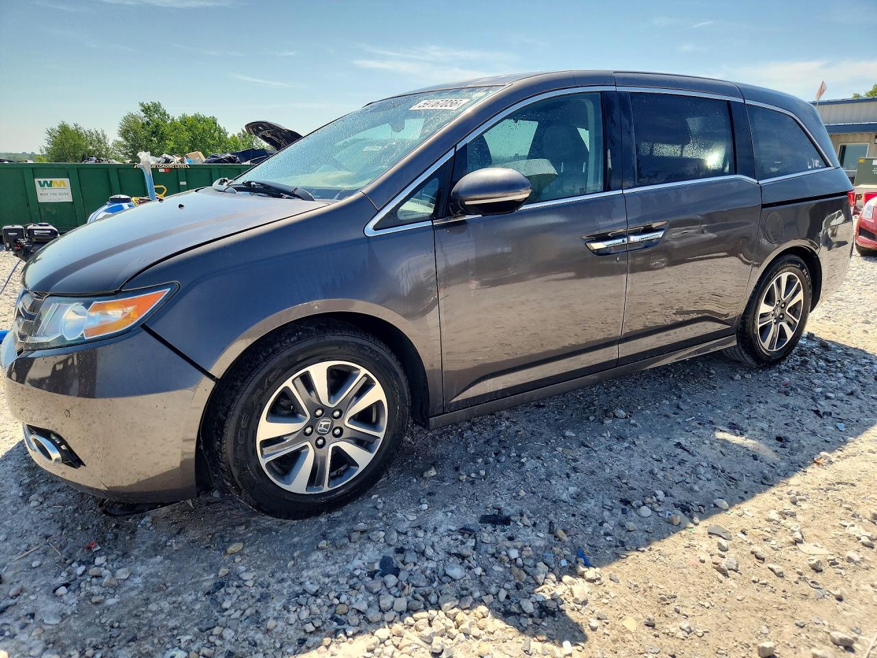 2017 Honda Odyssey Touring, VIN 5FNRL5H98HB004115 — Rear end