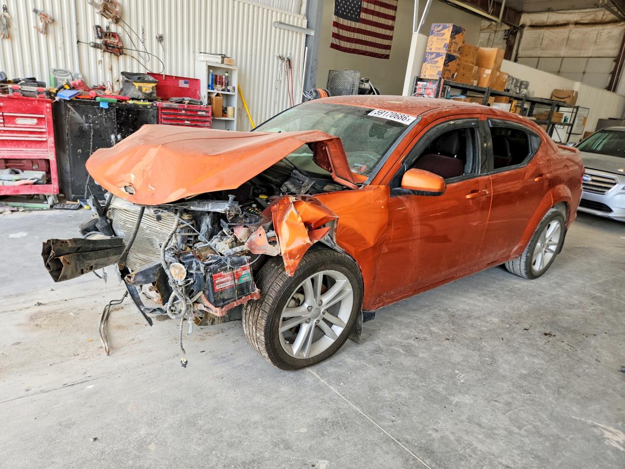 2011 Dodge Avenger Heat, VIN 1B3BD1FG3BN622199 — Перед