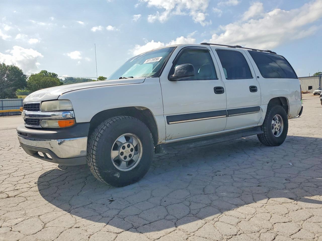 2002 Chevrolet Suburban LT, VIN 1GNFK16ZX2J124703 — Rear end