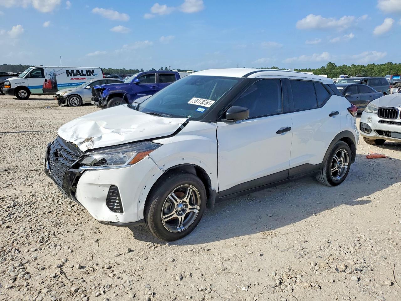 2025 Nissan Kicks Play S, VIN 3N1CP5BV2SL480226 — Front end