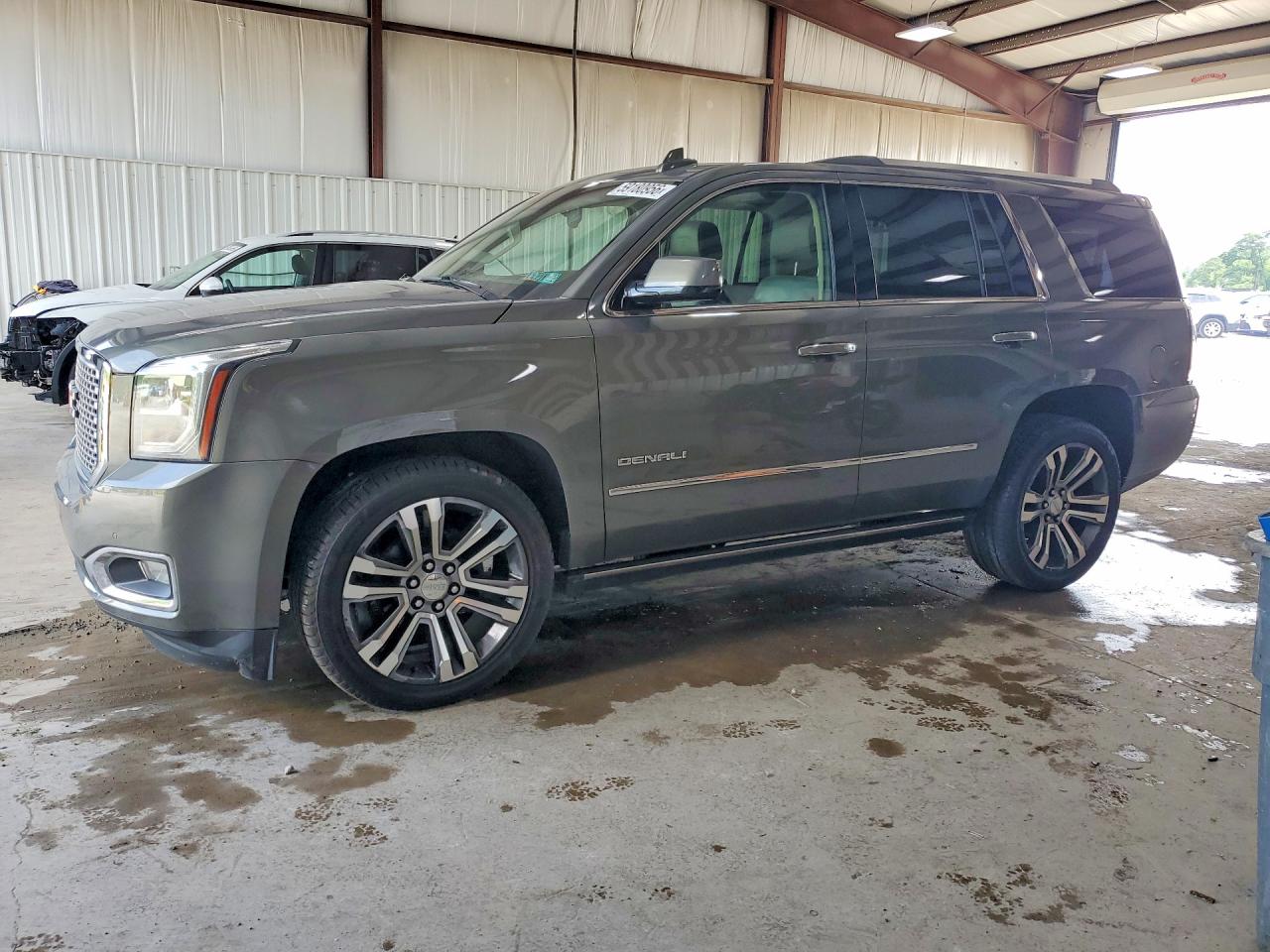 2017 GMC Yukon Denali, VIN 1GKS2CKJ8HR204051 — Normal wear