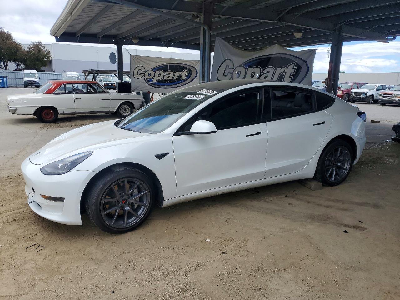 2022 Tesla Model 3, VIN 5YJ3E1EA3NF112256 — Roof
