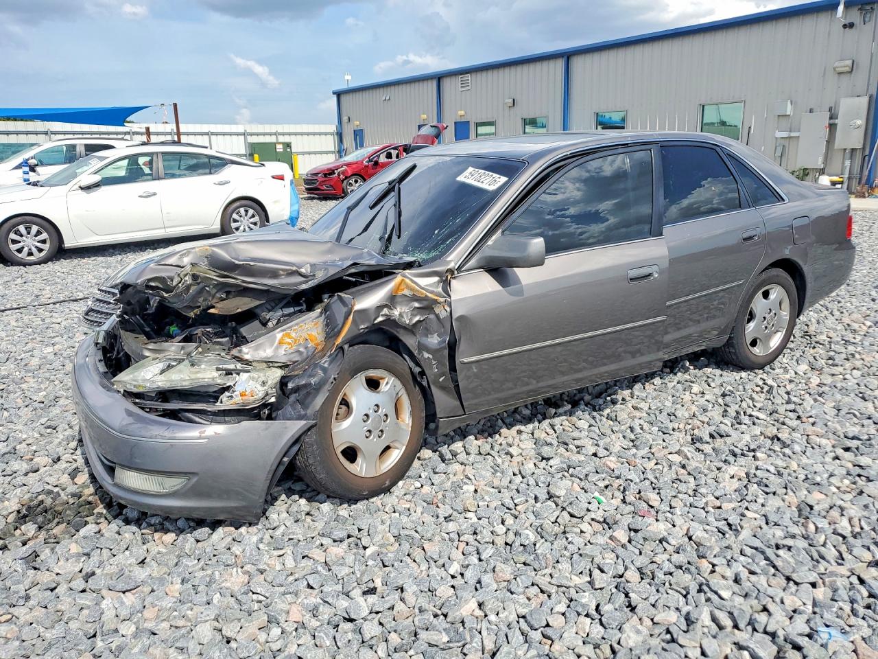 2004 Toyota Avalon XLS, VIN 4T1BF28B84U340144 — Front end
