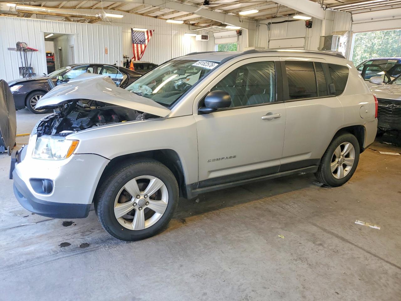 2012 Jeep Compass Latitude, VIN 1C4NJDEB9CD692163 — Front end